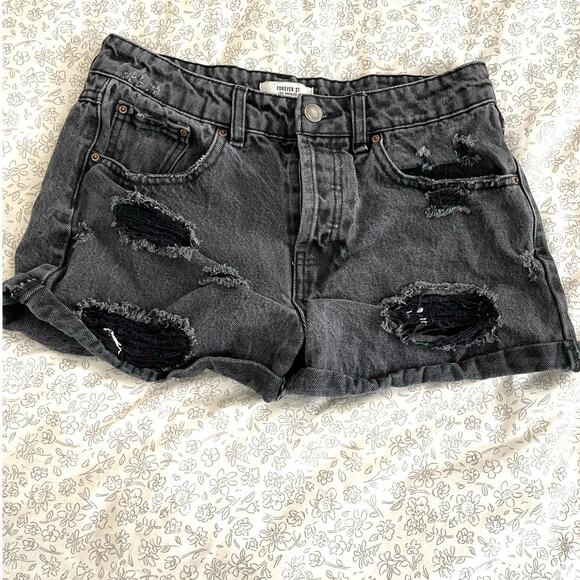Forever 21 Black Distressed Denim Shorts Women’s Size 26 - Picture 1 of 8